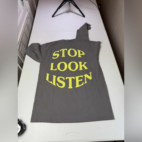 New Travis Scott Astroworld Europe 2019 Tour LS Tee Grey Size M Stop Look Listen - Picture 5 of 12